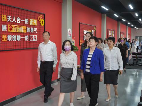 全国总工会女职工部光临J9集团电气调研女职工工作