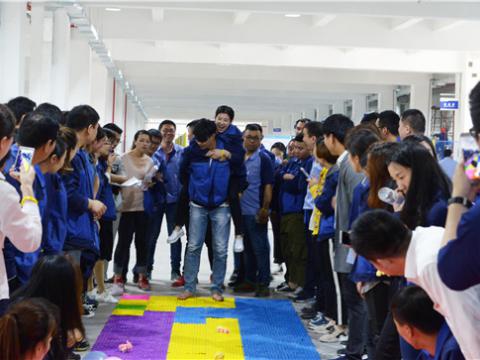 坚贞立志，永葆心灵，奋勇当先，不负青春