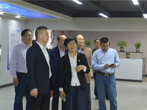 镇江市委组织部、关工委、市场监督治理局等一行辅导来我公司调研关工委工作